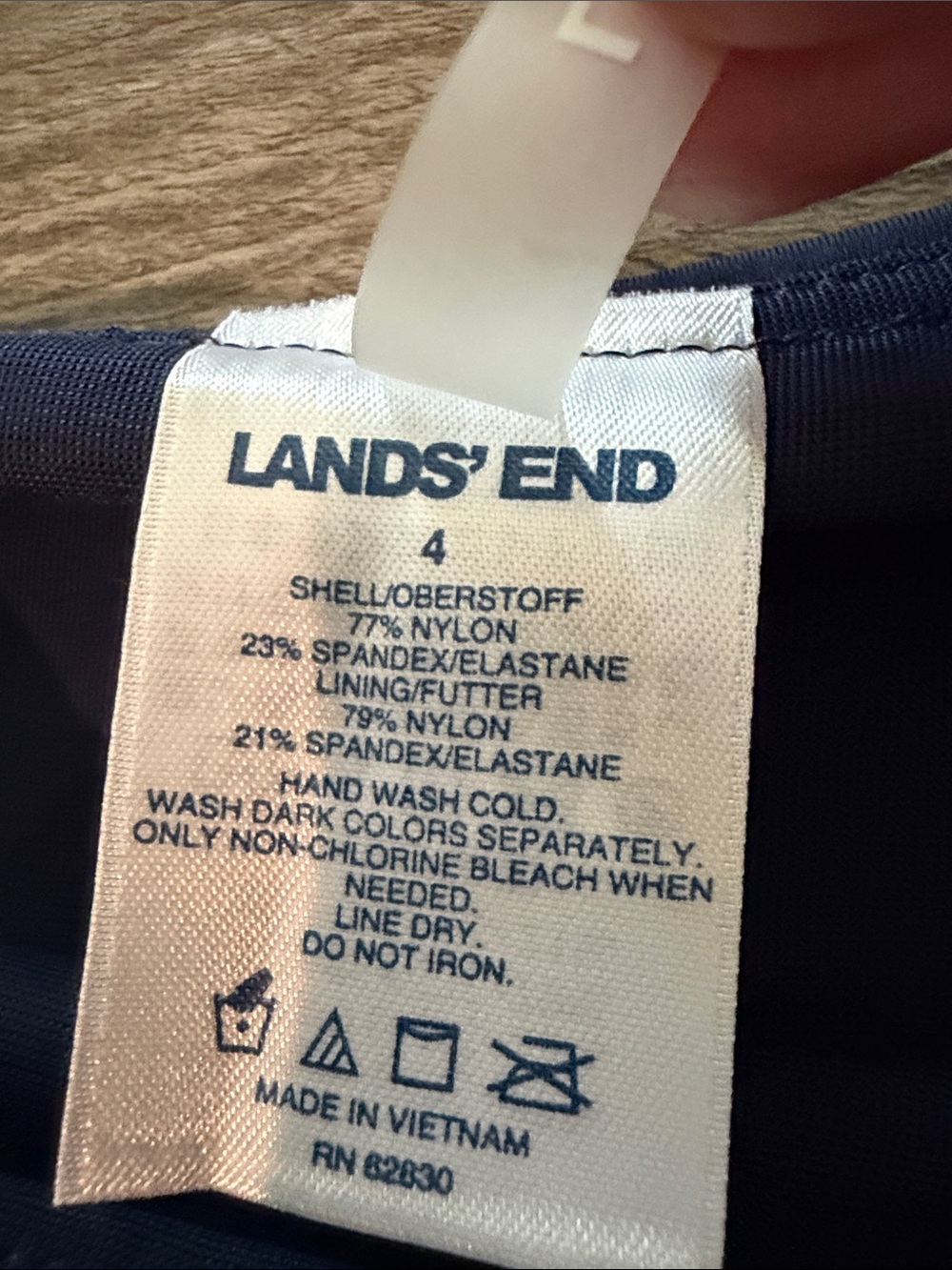 Lands' End Navy Women's Athletic Shorts 4 - Picture 2 of 2